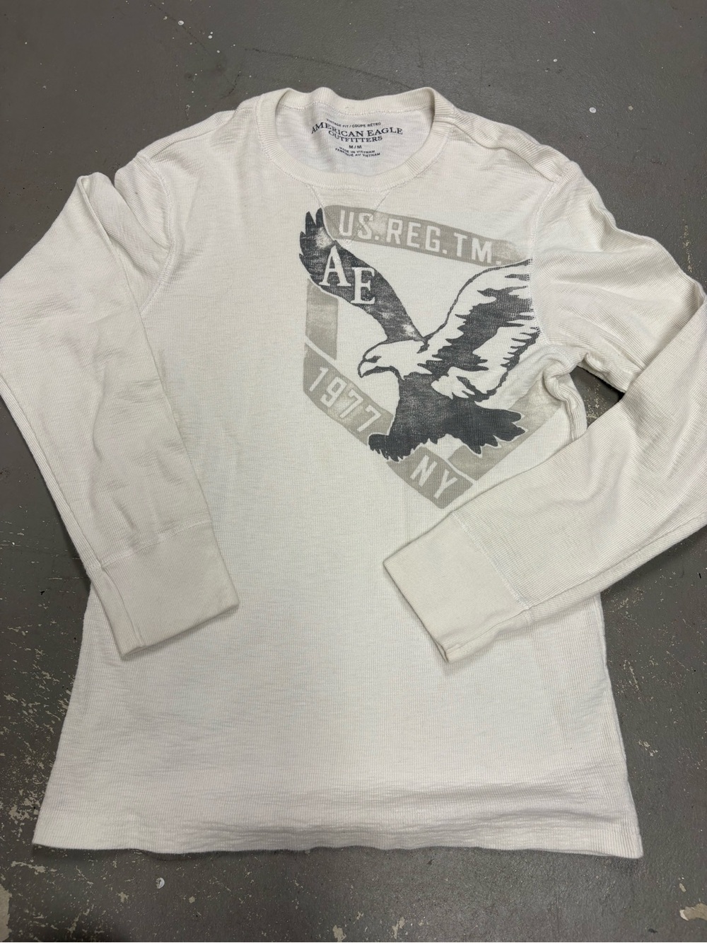 American Eagle Outfitters Y2K Cream Long-Sleeve Graphic Thermal Shirt Mens Med